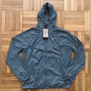 Size Medium Mens Nike Stride Repel Lightweight UV Running Jacket Gray HV4548-084